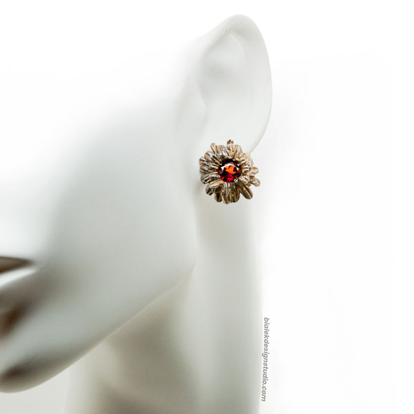 KOLCZYKI 002 MEADOW FLOWER Z GRANATAMI